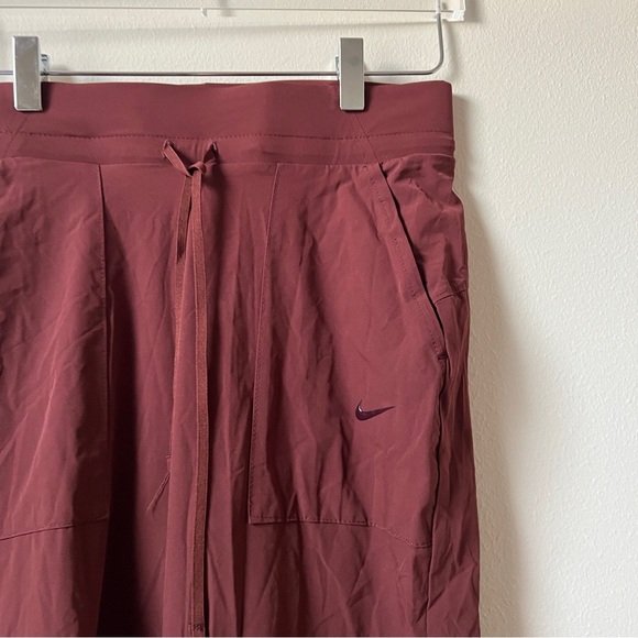 Nike Bliss Lux Training Pants - Picture 4 of 5